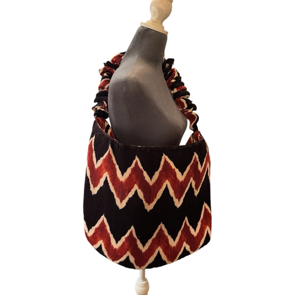 Desigual pleated bag black cream red nwot original owner - Picture 2 of 9